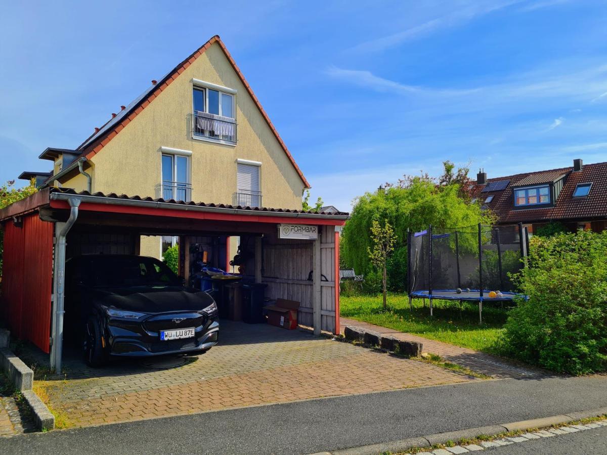 Lichtdurchflutetes Zimmer - Marienberg Apartment Waldbuttelbrunn Bagian luar foto